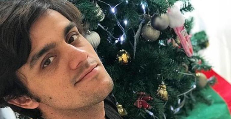 Felipe Simas revela piora após ser diagnosticado com coronavírus