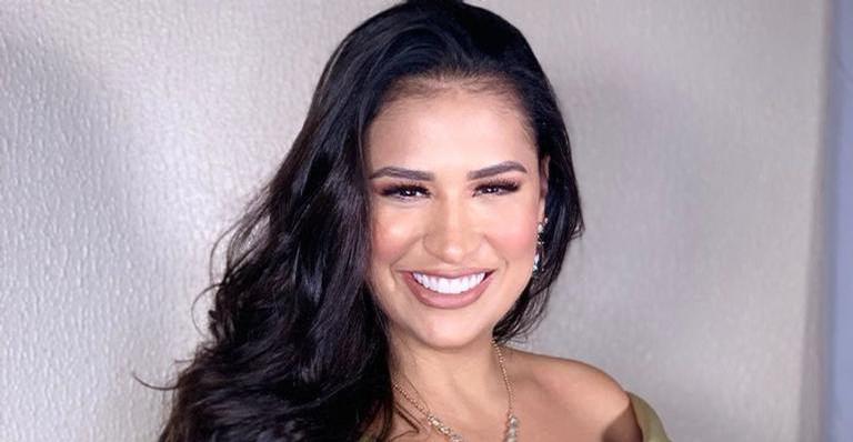 Filho da sertaneja Simone Mendes chama atenção ao sujar a mãe com farinha