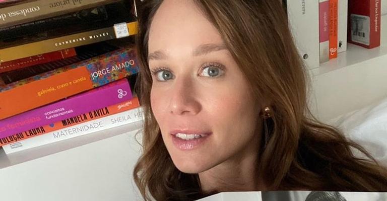 Mariana Ximenes publica foto em posição de yoga elaborada e aproveita para aconselhar os seguidores