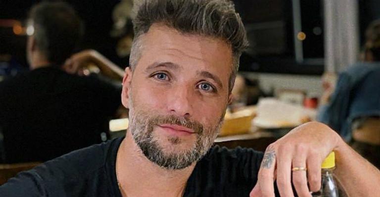 Na quarentena, filhos de Bruno Gagliasso posam com o pai em local paradisíaco