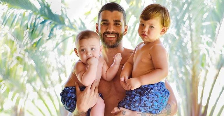Gusttavo Lima mostra momento descontraído de Gabriel e Samuel e se declara: ”Riquezas”