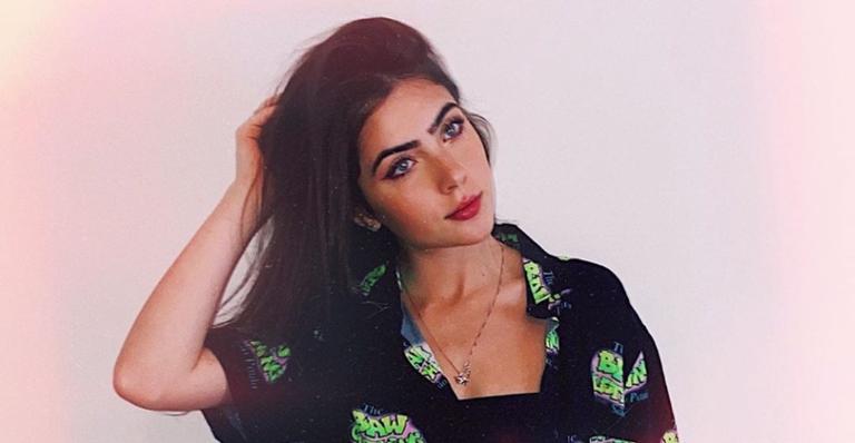 Jade Picon curte dia na piscina e recebe chuva de elogios na web: ”Perfeita”