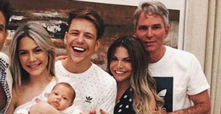 Pastor Márcio, pai de Saulo e Sarah Poncio, compartilha foto antiga da família e choca fãs