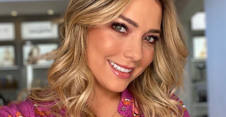 Carol Dantas publica foto do filho caçula e fãs reagem: ”A cara da mãe”