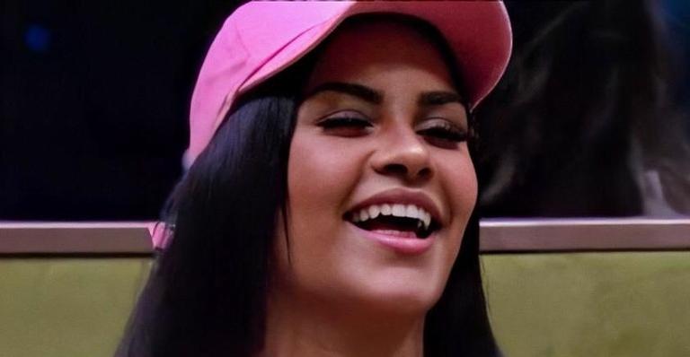 Ao lado do filho, Flayslane quebra a quarentena e visita ex-sister: ”Surpresa”