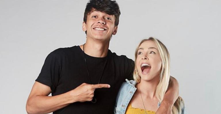 Tata Estaniecki e Cocielo anunciam nascimento da filha, Beatriz