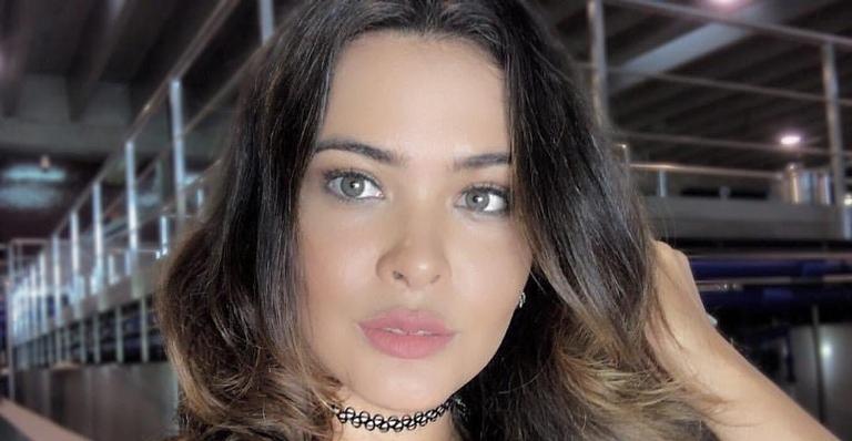 Geisy Arruda aposta em lingerie fio-dental e conquista elogios: ”Maravilhosa”