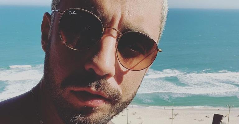 Pedro Scooby relembra clique surfando e lamenta estar com saudades de pegar ondas gigantes