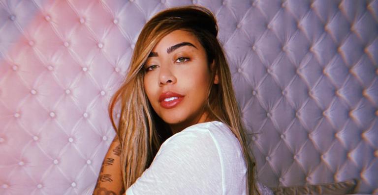 Rafaella Santos ganha elogios ao posar com look ousado: ”Musa linda!”