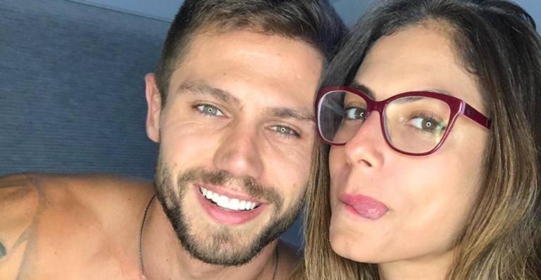 Mari Gonzalez comenta sintonia na sua eliminação e na do seu noivo, Jonas: ”Sintonia é tudo”