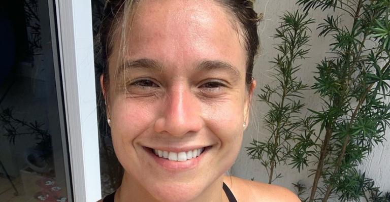 Fernanda Gentil surta ao ver Sandy dedicar música a ela durante live: ”Morri mas vou sobrevier”