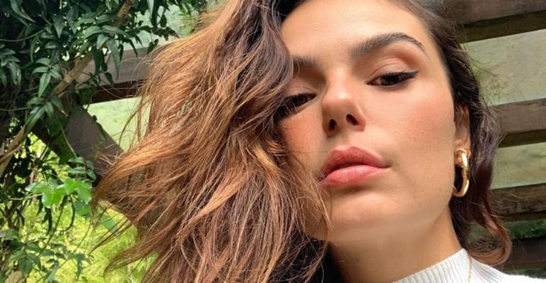 Isis Valverde abre álbum de fotos em comemoração ao Dia da Terra e fãs elogiam