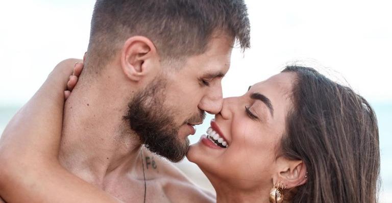BBB 20: Jonas Sulzbach se declara para Mari Gonzalez: ”Minha campeã!”