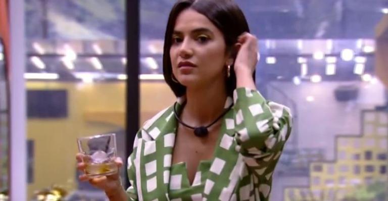BBB20: Manu comemora sua permanência na casa e dispara: ”O enfeite de pódio está na semifinal”