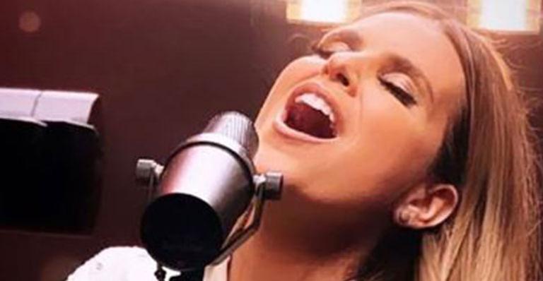 Aline Barros comenta a importância de suas músicas sobre as pessoas!