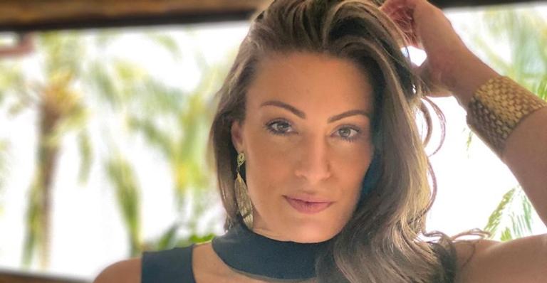 Elaine Mickely completa 40 anos e reflete na web: ”Explodindo de gratidão”