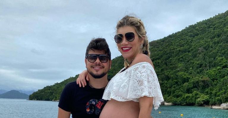 Paula Vaccari, esposa do sertanejo Cristiano, exibe fotos do caçula de herói: ”Morrer de amor”