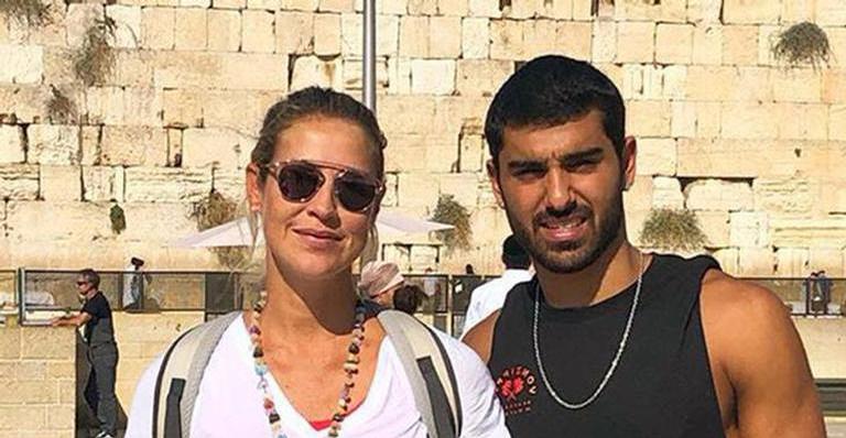Luana Piovani é ‘pedida’ em casamento pelo namorado nas redes sociais