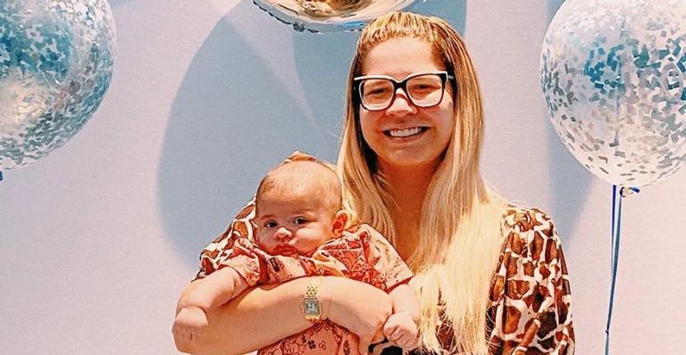 Marília Mendonça explode o fofurômetro em clique com Leo e se declara: ”Te amo tanto que nem sei”