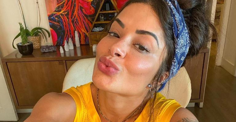 Aline Riscado revela rotina durante a quarentena: ”Me reinventando”