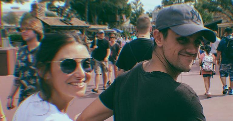 Mariana Uhlmann, esposa de Felipe Simas, exibe momento fofíssimo do filhos e encanta web