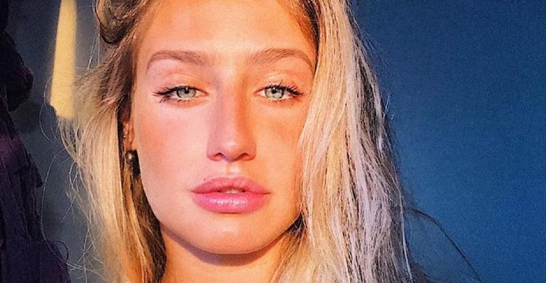 Poderosa! Bruna Griphao compartilha foto de biquíni e seu olhar penetrante rouba a cena