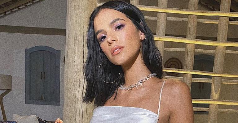 Bruna Marquezine arranca suspiros ao relembrar clique sensual que quase mostra demais