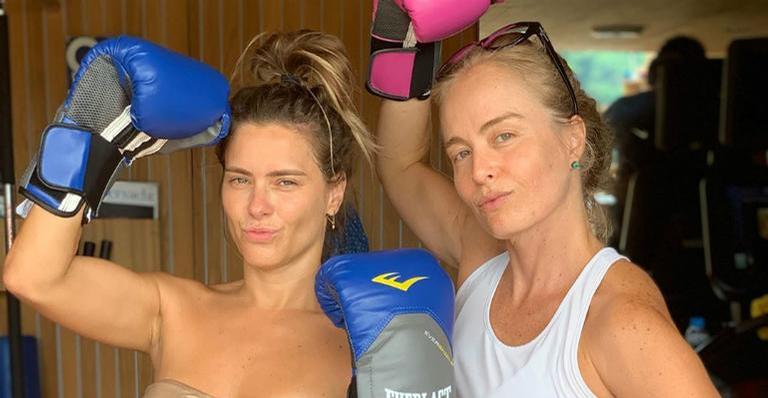 Em quarentena, Carolina Dieckmann relembra passeio de barco com Angélica