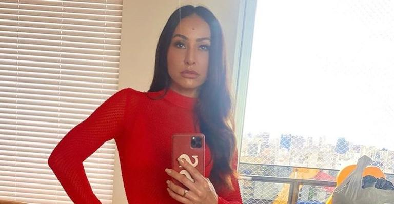 Sabrina Sato coloca o corpão para jogo com body e salto e brinca: ”Por que choras, moletom?”