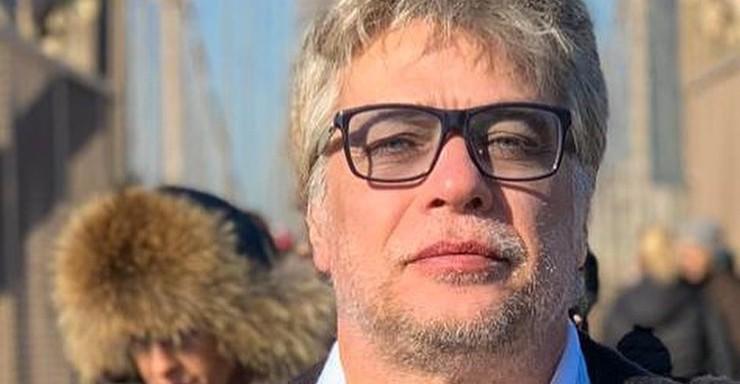 Depois de perder 27 kg, Fábio Assunção publica foto sem camisa e brinca: ”Acordei assim”