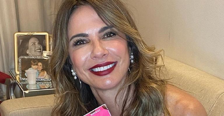 Luciana Gimenez aproveita a quarentena para tomar sol e lamenta: ”Saudades de calor humano”