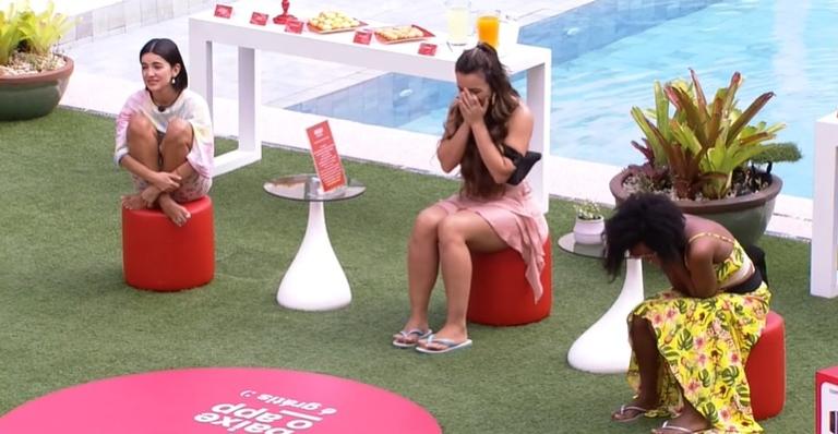 BBB20: No dia da final, Manu, Rafa e Thelma são surpreendidas e se emocionam com mensagem da família