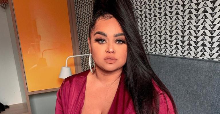Ex-BBB Rízia Cerqueira se emociona ao ver a vitória de Thelma: ”Me sinto representada”