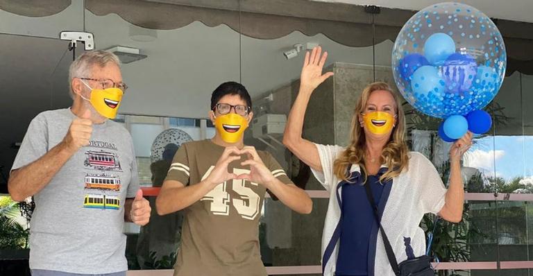 Helô Pinheiro parabeniza o filho com bela homenagem: ”Presente de Deus”