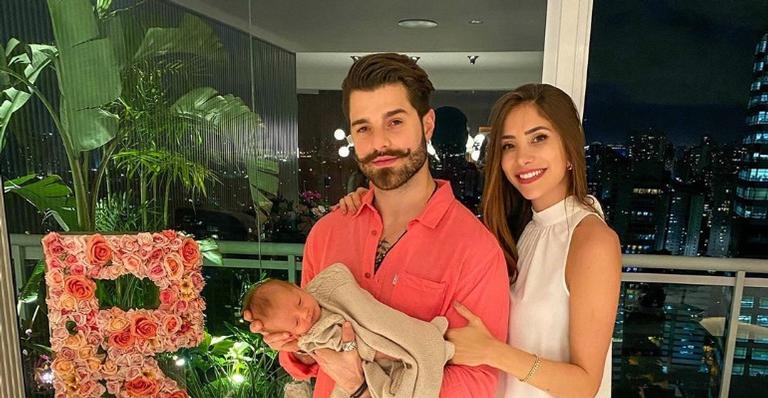 Alok diverte seguidores ao produzir música a partir de sons feitos por seu filho