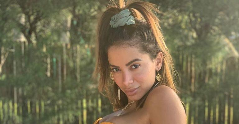 Anitta flerta na rede social com ex-participante de reality e mostra muito interesse