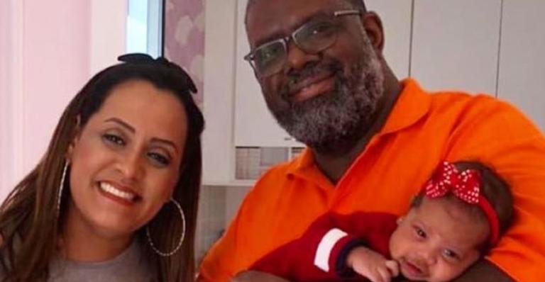 Péricles celebra três meses de filha com linda declaração: ”Viva a Maria!”