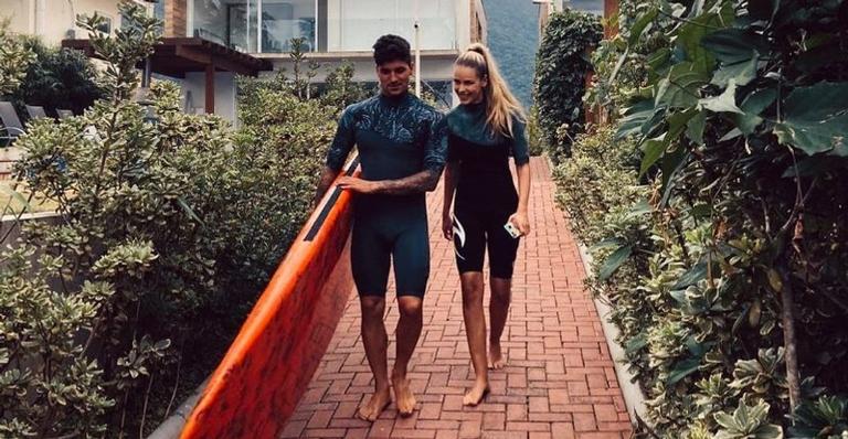 Assumidos! Yasmin Brunet se declara para Gabriel Medina: ”Inexplicável”