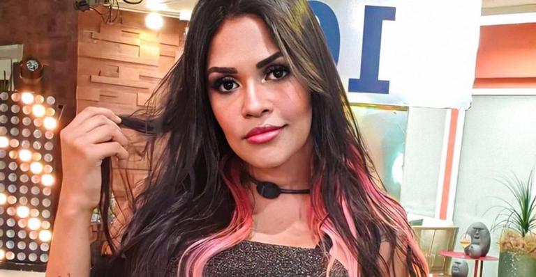 Flayslane usa travesseiro como vestido e ganha elogios dos fãs: ”Linda demais”
