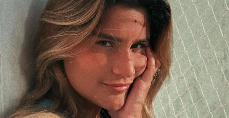 Giulia Costa diverte seguidores ao relembrar clique de sua infância