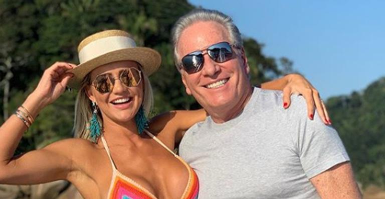 Roberto Justus comemora 5 anos de casado com Ana Paula Siebert: ”Realizado”