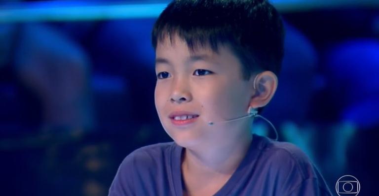 Menino de 9 anos do ‘Pequenos Gênios’ deixa web e Luciano Huck chocados com habilidade matemática