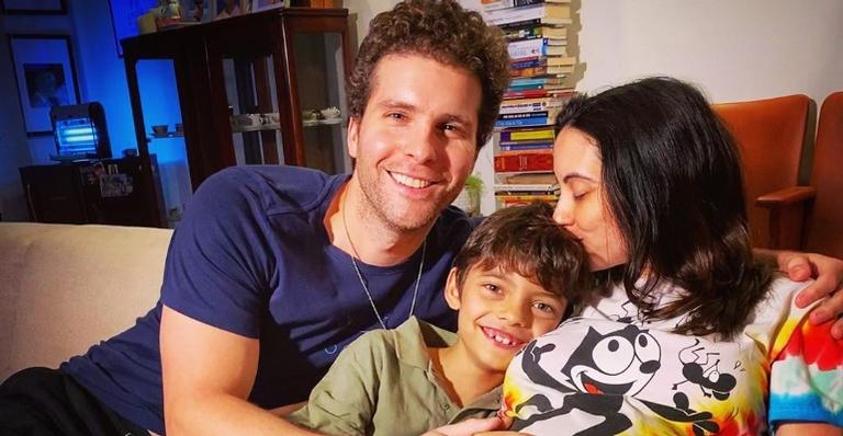 Thiago Fragoso comemora a chegada de seu segundo filho: ”Meu segundo sol”