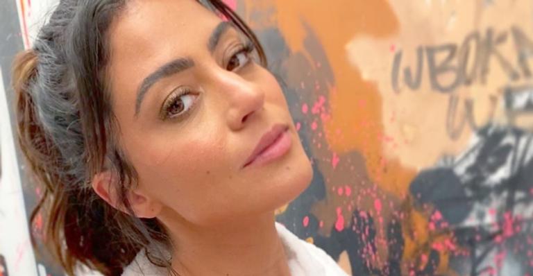 Em quarentena, Carol Castro exibe look do dia e diverte fãs: ”Acabou a moleza”