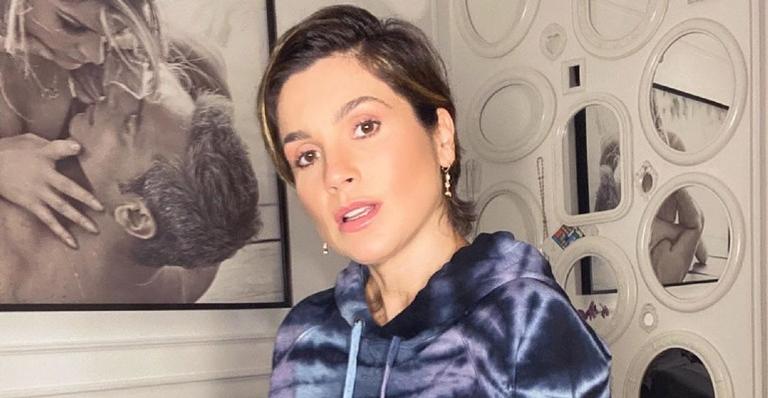 Flávia Alessandra publica fotos tomando sol na varanda e faz legenda reflexiva: ”Seja sol”