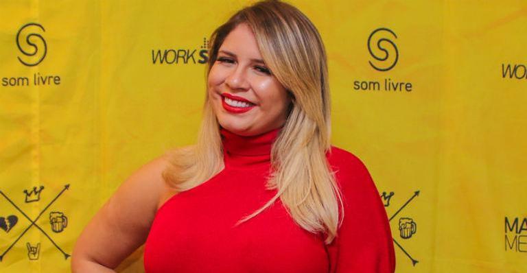 Marília Mendonça revela detalhes da sua live e brinca: ”Turma de gados”