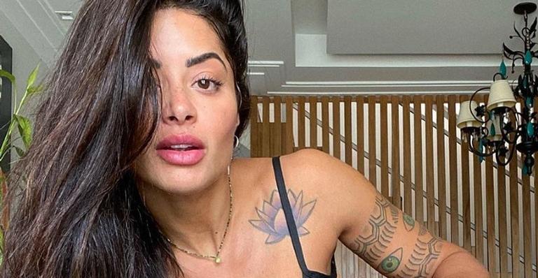 Aline Riscado publica fotos de biquíni e dá dicas sobre amor-próprio: ”Sem medo de ser feliz”