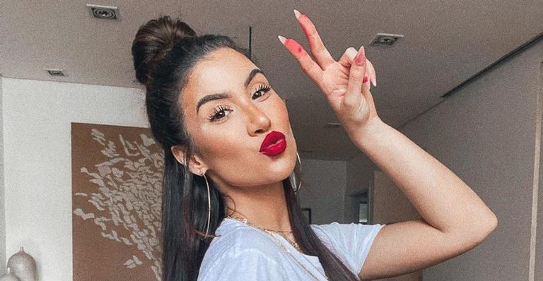 De batom vermelho, Bianca Andrade compartilha clique e seguidores especulam indireta