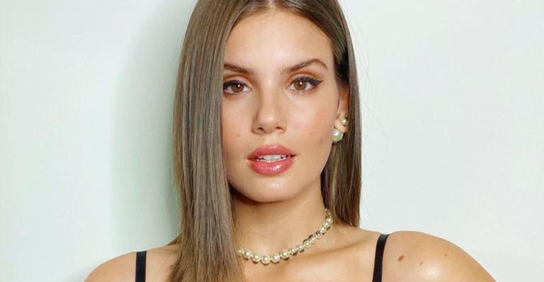 Memórias! Camila Queiroz relembra viagem a Paris e declara saudade de viajar