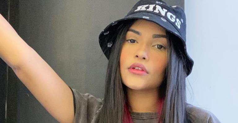 Flayslane emociona ao cantar a música ‘Girassol’, de Priscila Alcântara e Whindersson Nunes